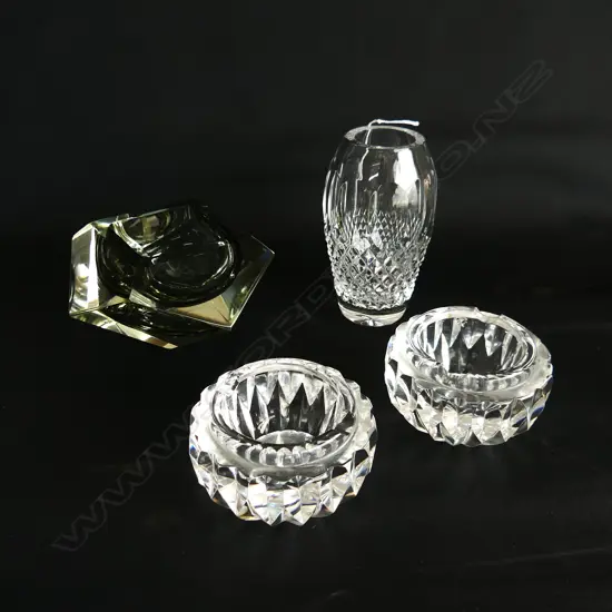 3 PCES WATERFORD; PR ASH TRAYS + VASE H.130mm + MURANO BOWL (CHIP) 140mm dia