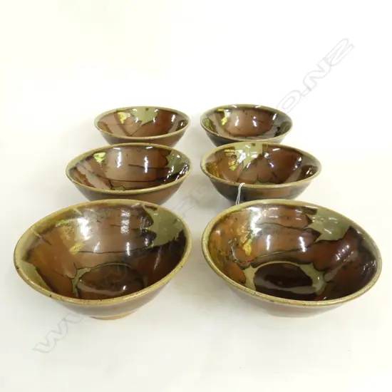 6 CAMPBELL HEGAN POTTERY BOWLS D 160 MM