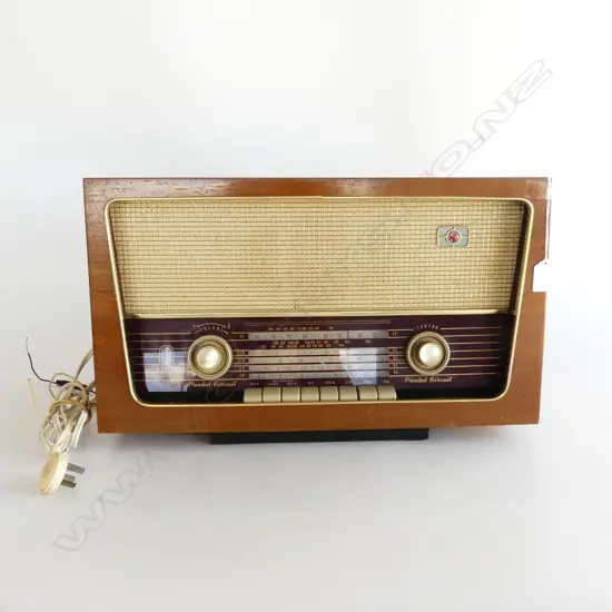 VINTAGE PYE RADIO W.505mm