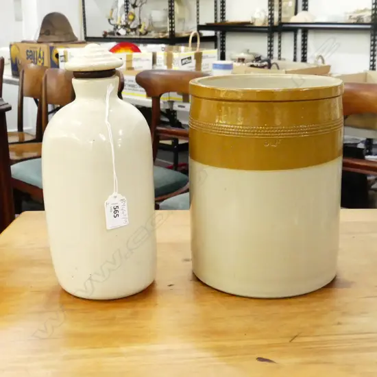 3Q CROCK H.220mm + ROYAL DOULTON POTTERY HOT WATER BOTTLE L.260mm