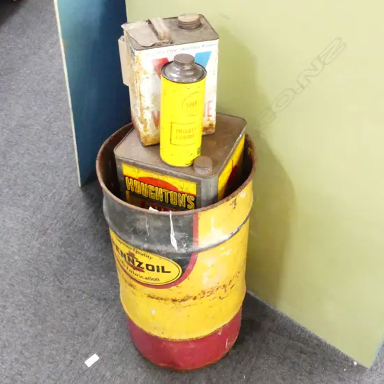 5 OIL CANS: SHELL, PENNZ OIL, ETC H.680mm