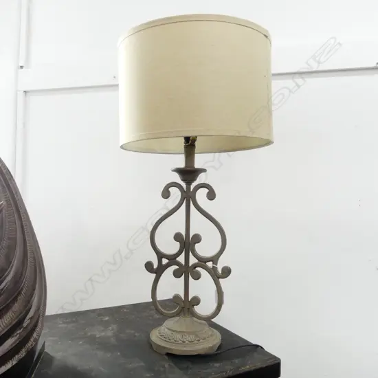 LAMP w. METAL BASE H.700mm
