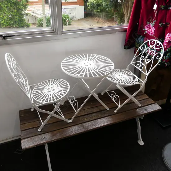 CHILDS METAL PATIO SET