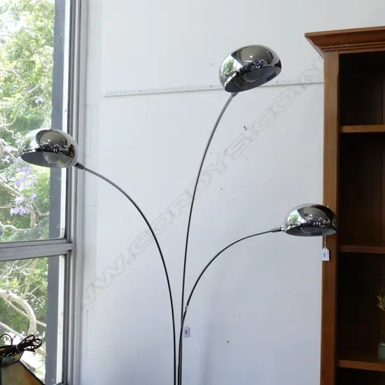   TRIPLE HEAD CHROME ARCO LAMP WITH MARBLE BASE H2000MM +/- WORKING
