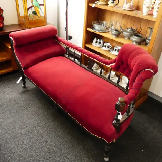 VICTORIAN CHAISE LOUNGE IN RED VELVET L.1500mm
