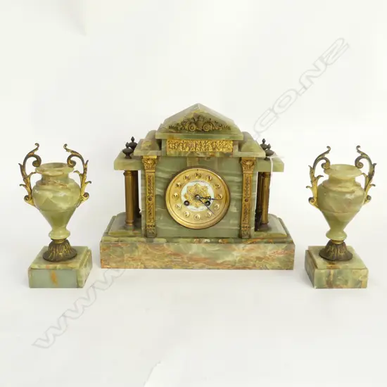 GREEN ONYX GARNITURE SET H.295mm