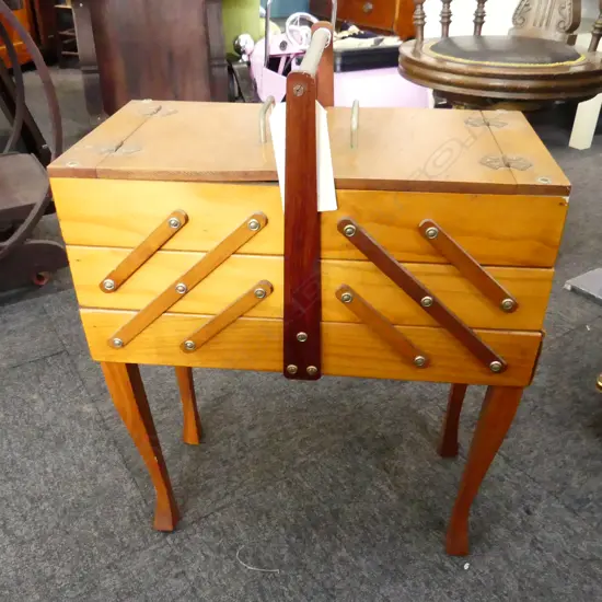 EXPANDING SEWING BOX H.625mm + MAHOGANY KIDNEY SIDE TABLE