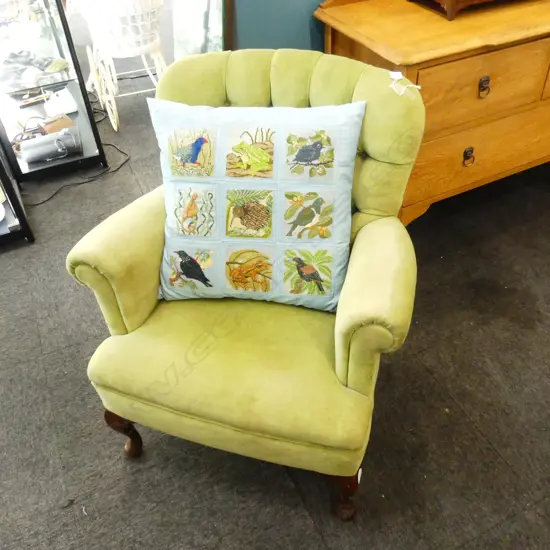 GREEN VELVET BUTTONED ARMCHAIR w. NEEDLEWORK ANIMAL CUSHION 