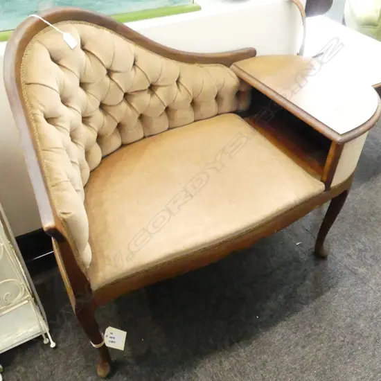 VICTORIAN STYLE SETTEE w. TABLE