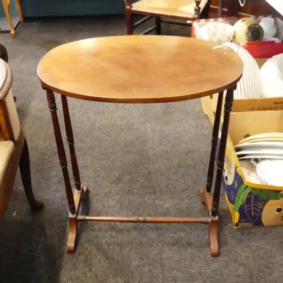 ANTIQUE MAHOGANY OVAL SIDE TABLE H.660mm