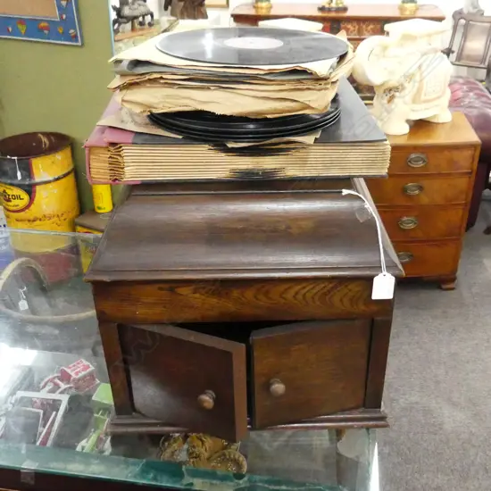 ANTIQUE OAK 78 RECORD PLAYER + ASST. RECORDS
