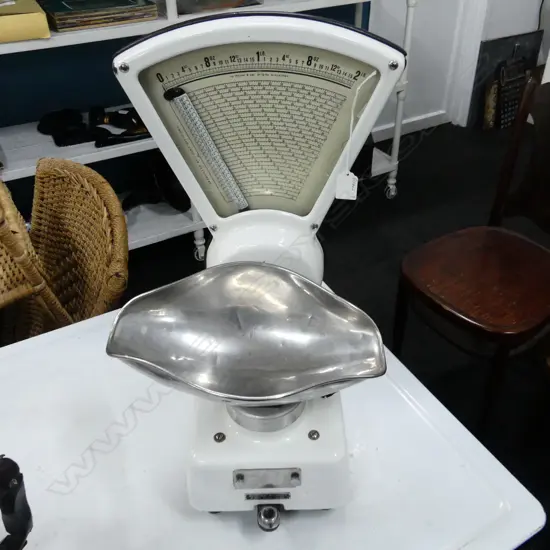 VINTAGE 'SWIFT' KITCHEN SCALES w DISH