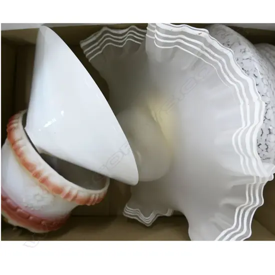 BOX LOT 4 VINTAGE GLASS LIGHT SHADES