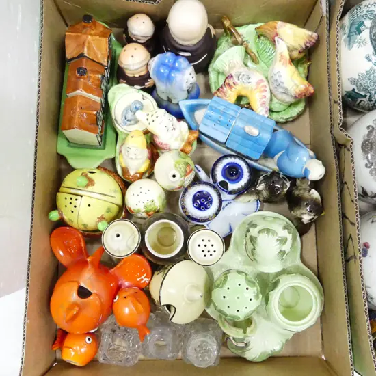 TRAY OF 14 VINTAGE COLLECTABLE CONDIMENT SETS