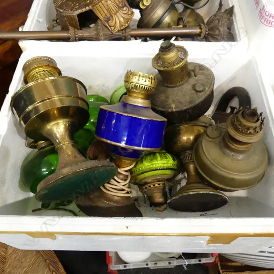 BOX LOT KERO LAMPS