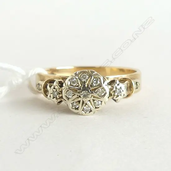9CT DIAMOND CLUSTER RING 3.5gms SIZE O