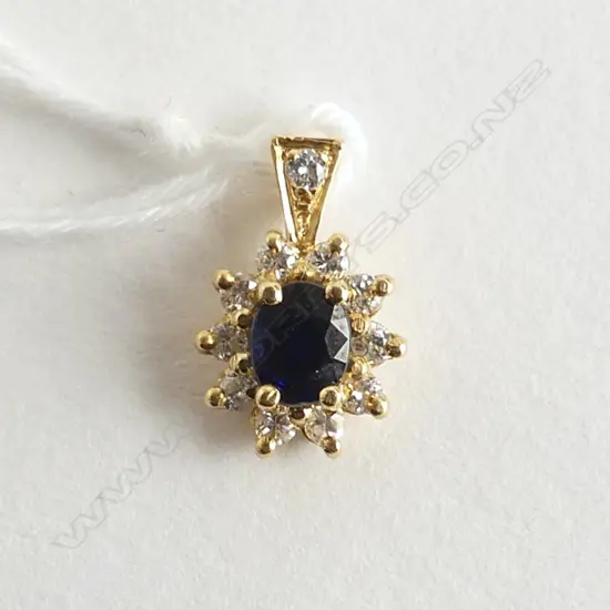 18CT DIAMOND & SAPPHIRE SET PENDANT