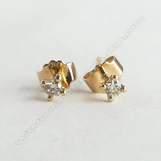PR 9ct DIAMOND STUDS, D=0.10ct