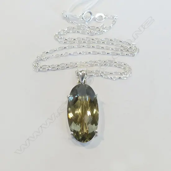 SILVER OVAL CUT GREEN AMETHYST PENDANT ON SILVER CHAIN