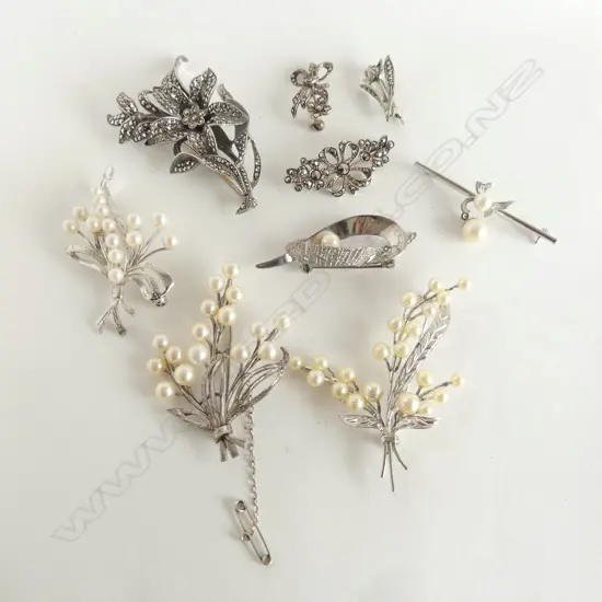 9 BROOCHES, MOSTLY STG & PEARL 69gms