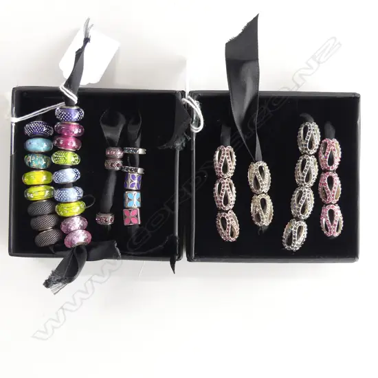 37 ELVOLVE & OTHER BRANDED SILVER BRACELET CHARMS