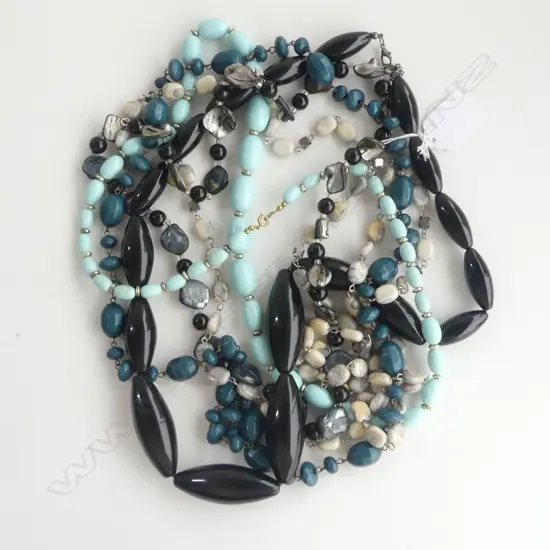 COLLECTION  LONG COSTUME NECKLACES a/f