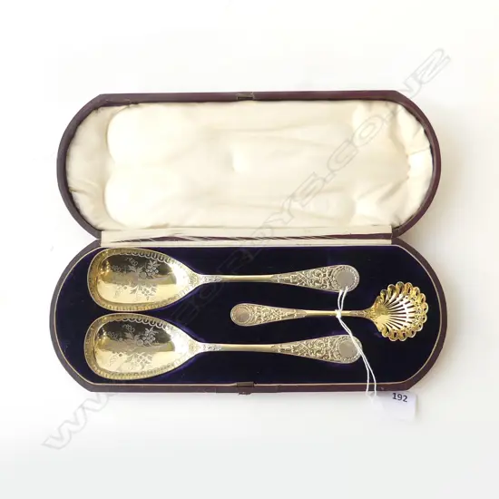 PR VICT. STG SILVER BERRY SPOONS & SIFTER 184gms, CASED