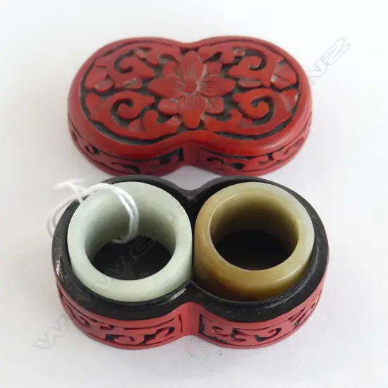 RESIN CINNABAR LIDDED CONTAINER w. 2 JADE RINGS W.60mm