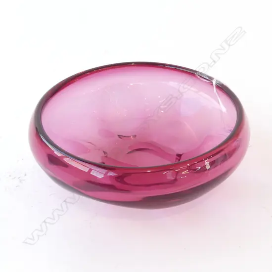 PINK ART GLASS BOWL 215mm dia