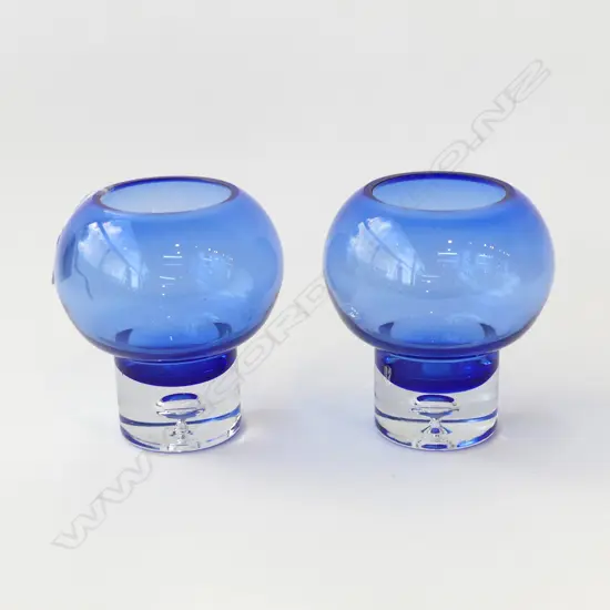 PAIR OF BLUE ART GLASS VASES WITH SUSPENDED BUBBLE BASE, H.140MM