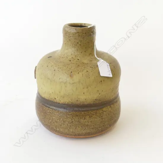 DON THORNLEY STUDIO POTTERY VASE H.210mm