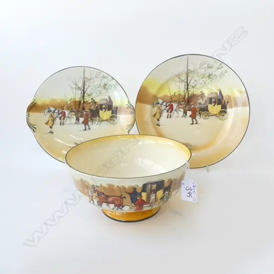 3 PC ROYAL DOULTON COACHING DAYS YELLOW DOOR, 2 PLATES & FOOTED BOWL H.100mm DIA.200mm