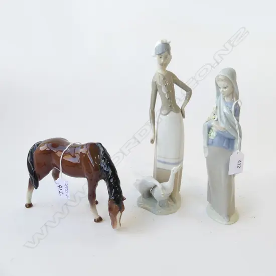 2 LLADRO PIECES + BESWICK HORSE. WITH FAULTS
