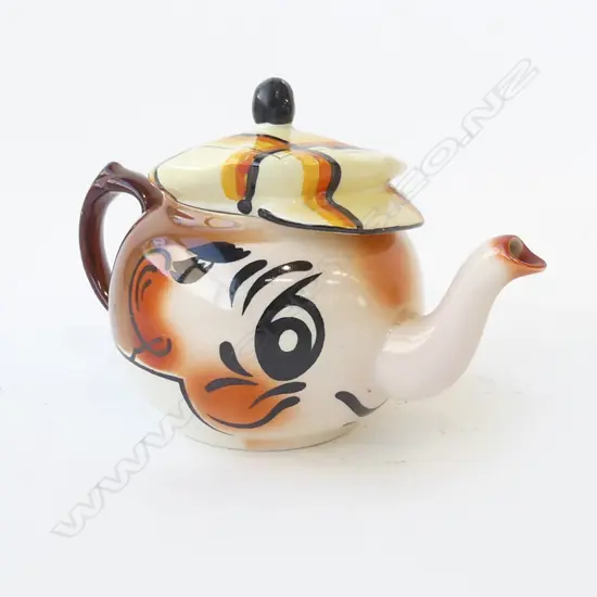 1950S WADE ANDY CAPP TEAPOT, 200 x 130mm