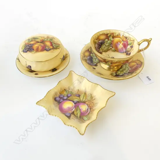 5 PCES AYNSLEY ORCHARD GOLD; C/S, 2 PIN DISHES, LIDDED CONTAINER (chip)