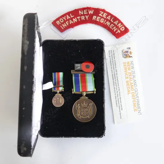 CASED NZ FDEFENCE MEDAL