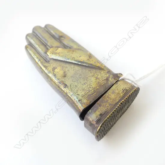 VINTAGE VESTA BOX SHAPED AS HAND H60MM