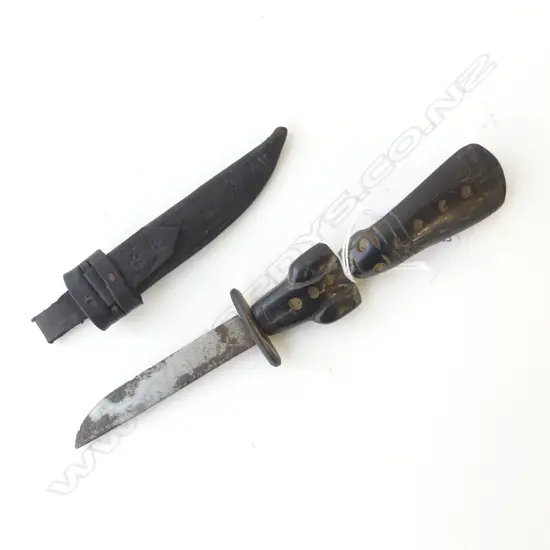  SMALL CARVED [BONE]? HANDLE KNIFE IN LEATHER SHEATH L230mm