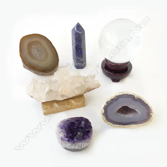 3 CRYSTALS, 2 GEODES, CRYSTAL BALL ON STAND H.125mm