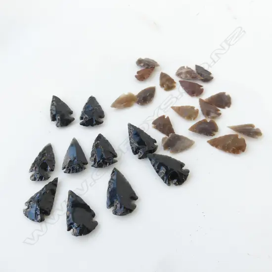 FLINT & OBSIDIAN ARROW HEADS L.40mm