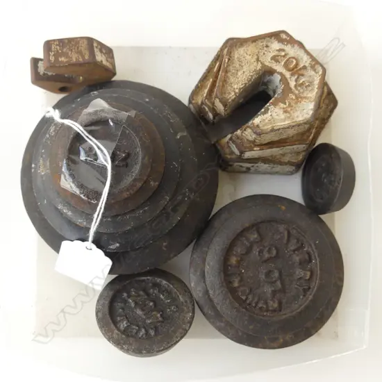THREE SETS OF ANTIQUE CAST IRONS WEIGHTS, 13 IN TOTAL, ONE SET HEXAGONAL