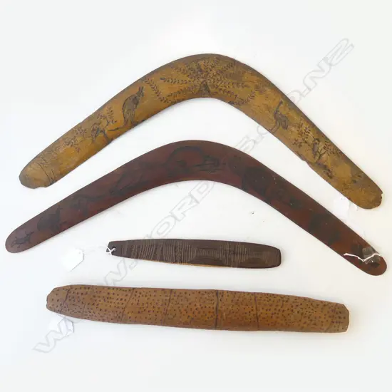 2 CARVED BOOMARANGS L580MM DANCE STICK L450MM 7 WIND ROARER L270MM