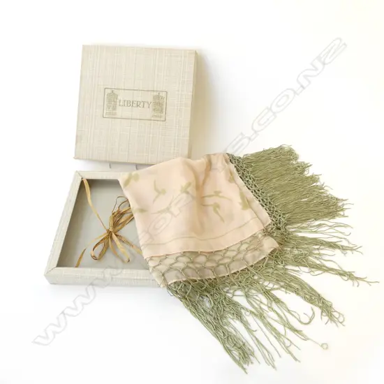 BOXED LIBERTY & CO SCARF BOX 250 BY250MM