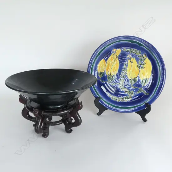 MORRIS & JAMES KOWHAI CHARGER 370mm dia, LG POTTERY BOWL P. LAIRD WAIMEA 345mm dia, ORIENTAL STAND