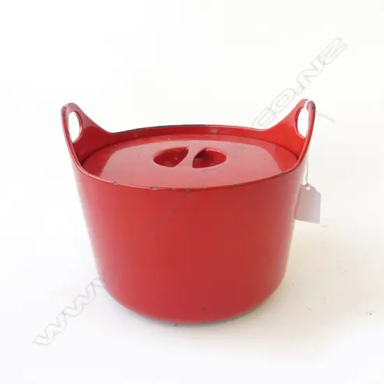VINTAGE TIMO SARPANEVA FOR ROSENLEW RED ENAMEL CAST IRON LIDDED POT H.165mm, 195mm dia