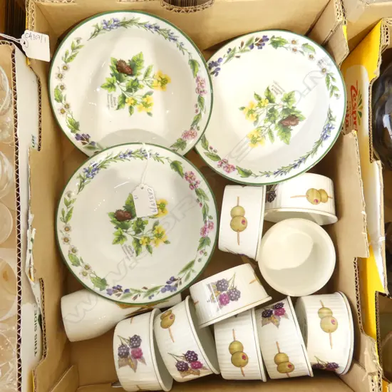 ROYAL WORCESTER 9 ‘EVESHAM’ RAMEKINS, PEPPER SHAKER & THREE ‘HERBS’ DESSERT BOWLS