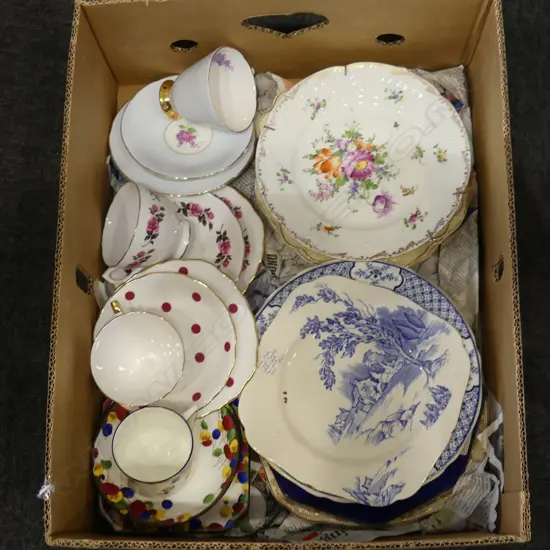 BOX LOT COLLECTORS PLATES & 4 CSP SETS