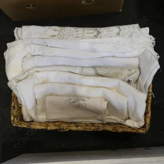 TAPA BASKET L460MM WITH 8X LINEN & DAMASK TABLECLOTHES