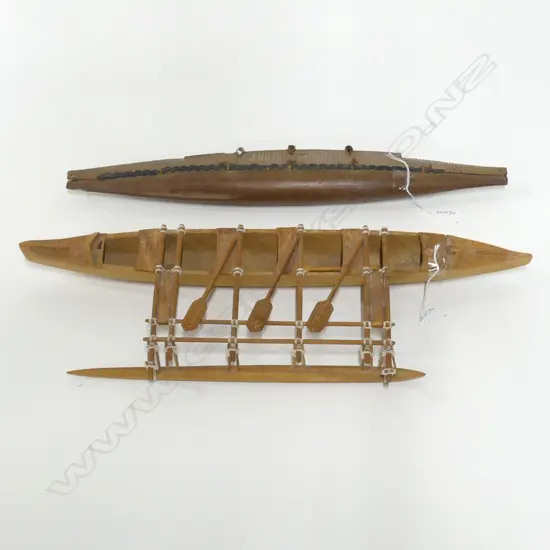 2 VINTAGE PACIFIC ISLAND MODEL CANOES L600MM