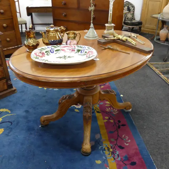 VIC OVAL KAURI LOO TABLE 1230 x 770mm